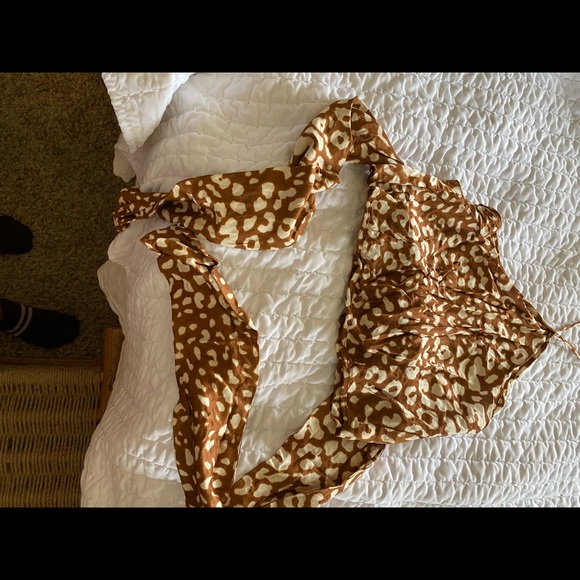 100% Silk ALEXIS halter wrap crop - Picture 4 of 4